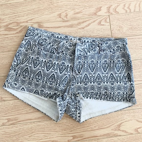 3/$20 Tribal Print Cargo Shorts Casual Summer - Picture 1 of 2
